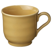 Kubek SANDSKÄDDA w kolorze ochry; Ceramiczny, zaokrąglony kształt z solidnym uchwytem.